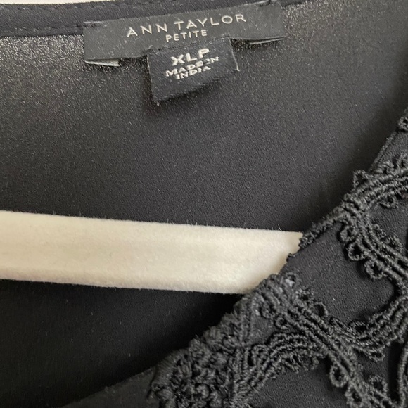 Ann Taylor Black never worn sleeveless blouse PXL. - Picture 2 of 3